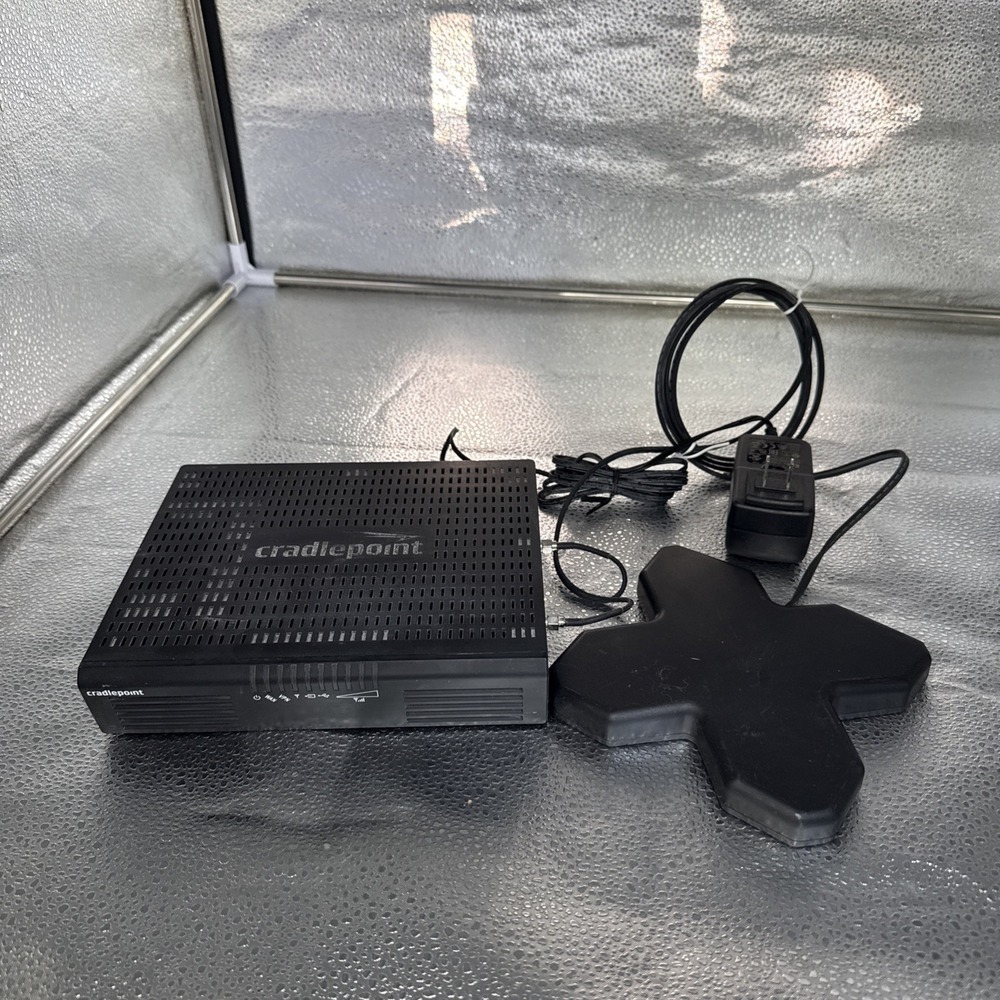 CradlePoint AER1650LP4 4G Router - 5 Ethernet Ports w/antenna and power Ethernet